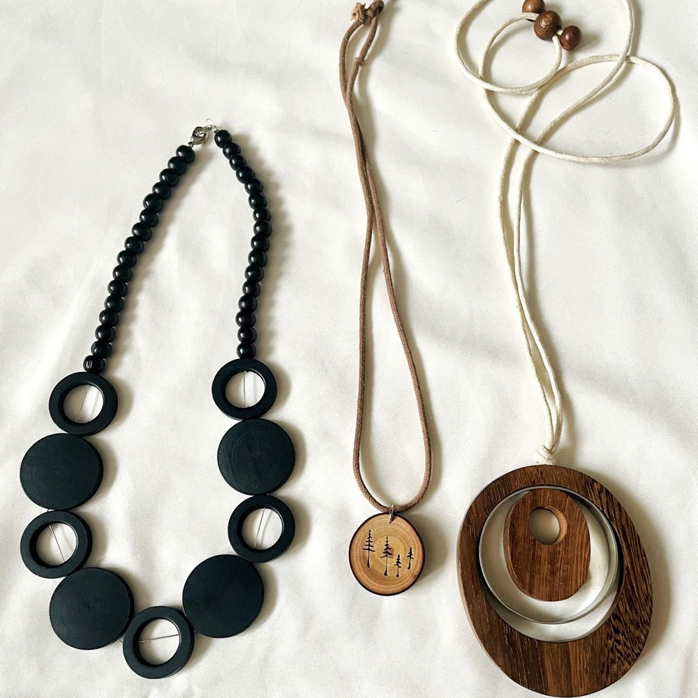 2/$15 Lot of wooden necklaces
